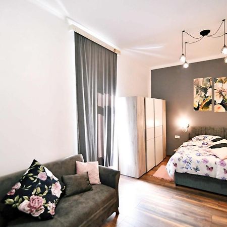 Apartment Carissima-Direct On Sea, Lovran-Opatija Екстер'єр фото