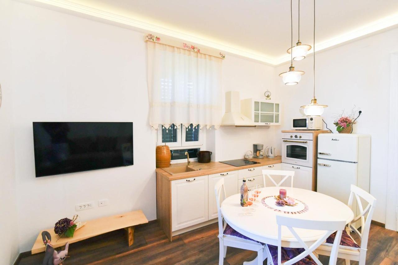 Apartment Carissima-Direct On Sea, Lovran-Opatija Екстер'єр фото